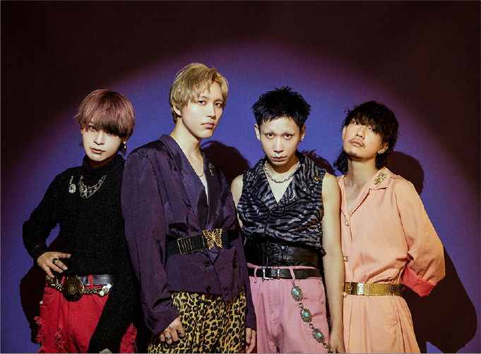 猫背のネイビーセゾン